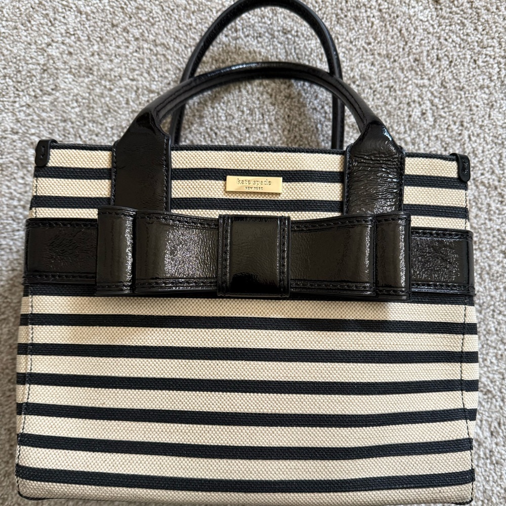 Darling Kate Spade bag great for spring and summer!